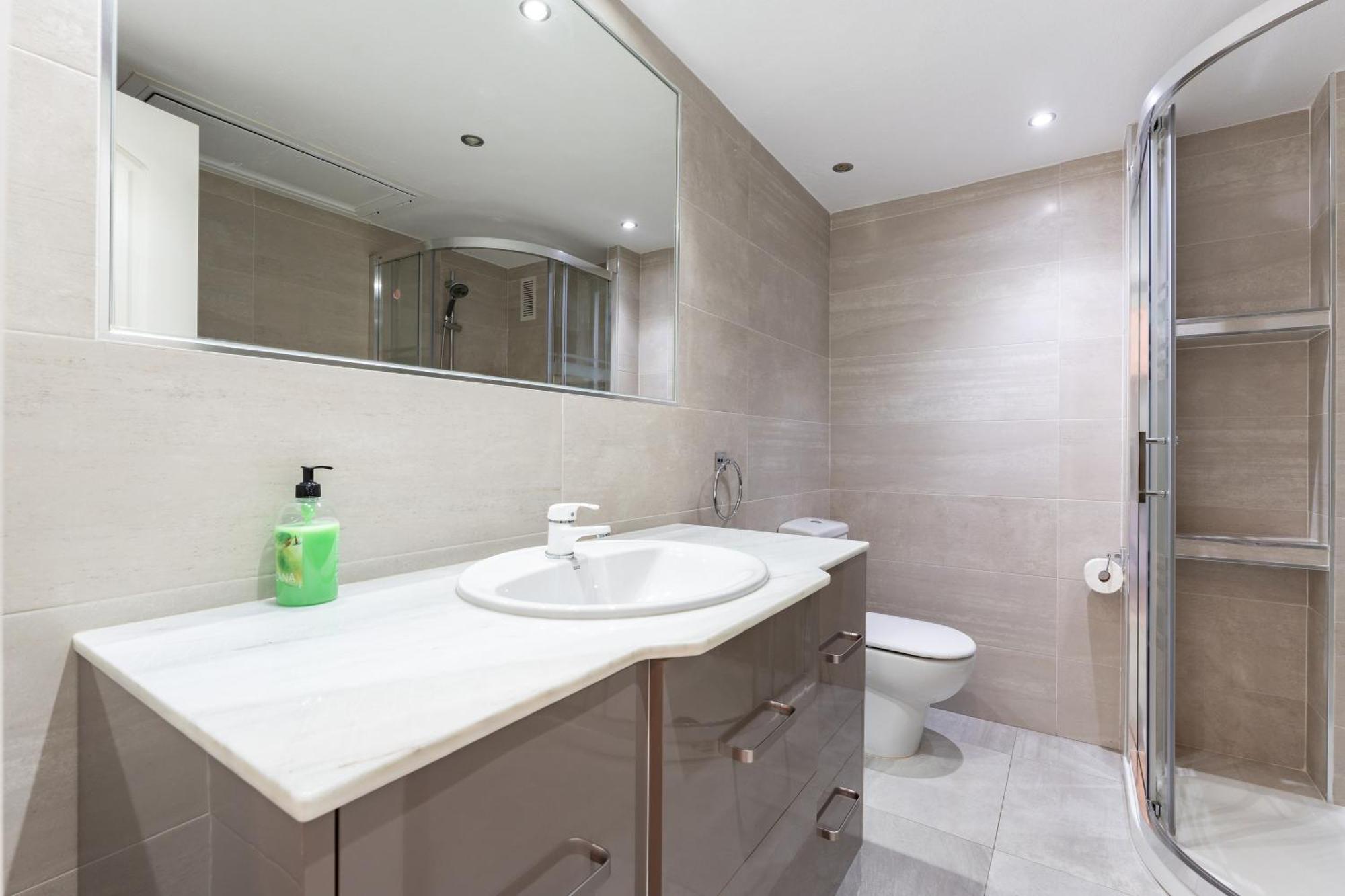 פואנגירולה Pyr Studio Apt Partial Seaview מראה חיצוני תמונה
