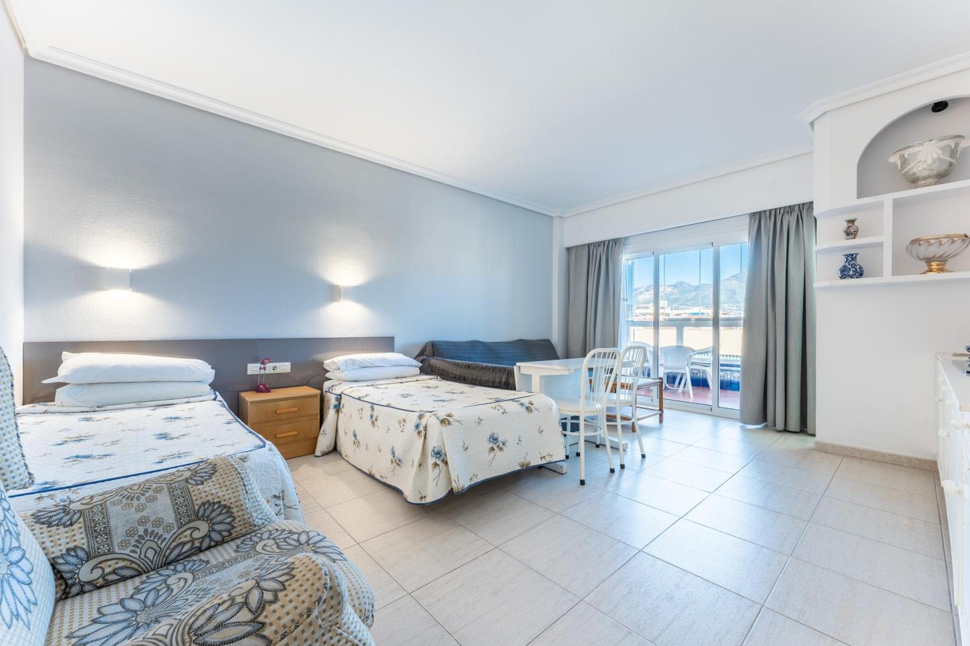 פואנגירולה Pyr Studio Apt Partial Seaview מראה חיצוני תמונה