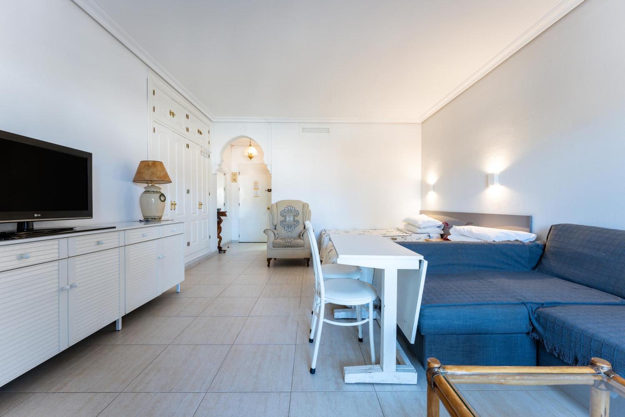 פואנגירולה Pyr Studio Apt Partial Seaview מראה חיצוני תמונה