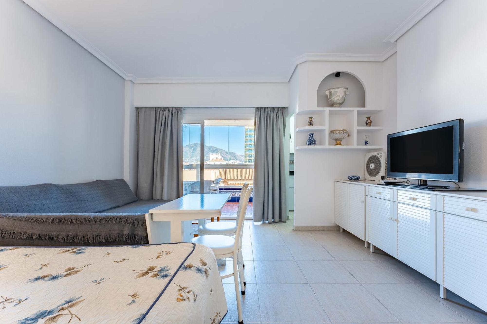 פואנגירולה Pyr Studio Apt Partial Seaview מראה חיצוני תמונה