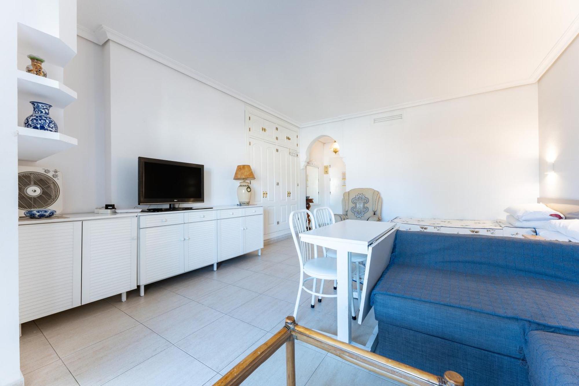 פואנגירולה Pyr Studio Apt Partial Seaview מראה חיצוני תמונה