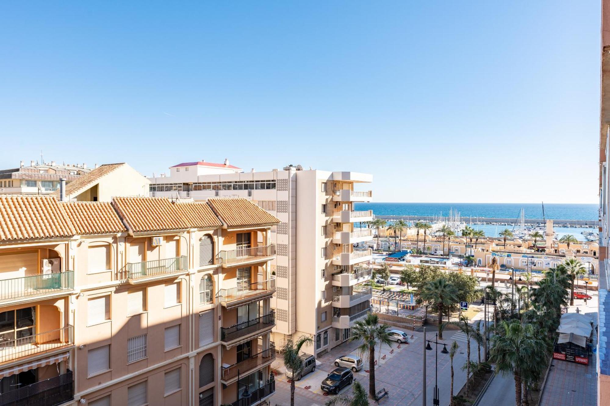 פואנגירולה Pyr Studio Apt Partial Seaview מראה חיצוני תמונה