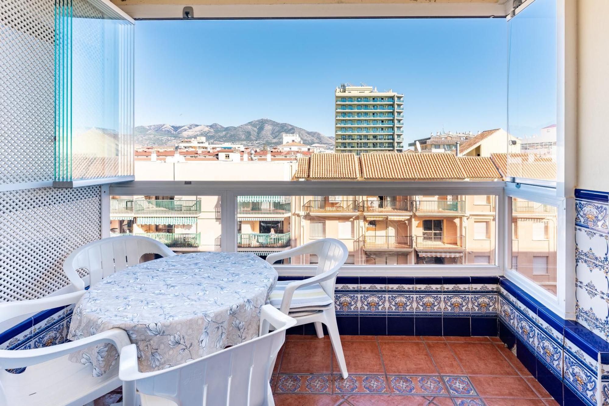 פואנגירולה Pyr Studio Apt Partial Seaview מראה חיצוני תמונה
