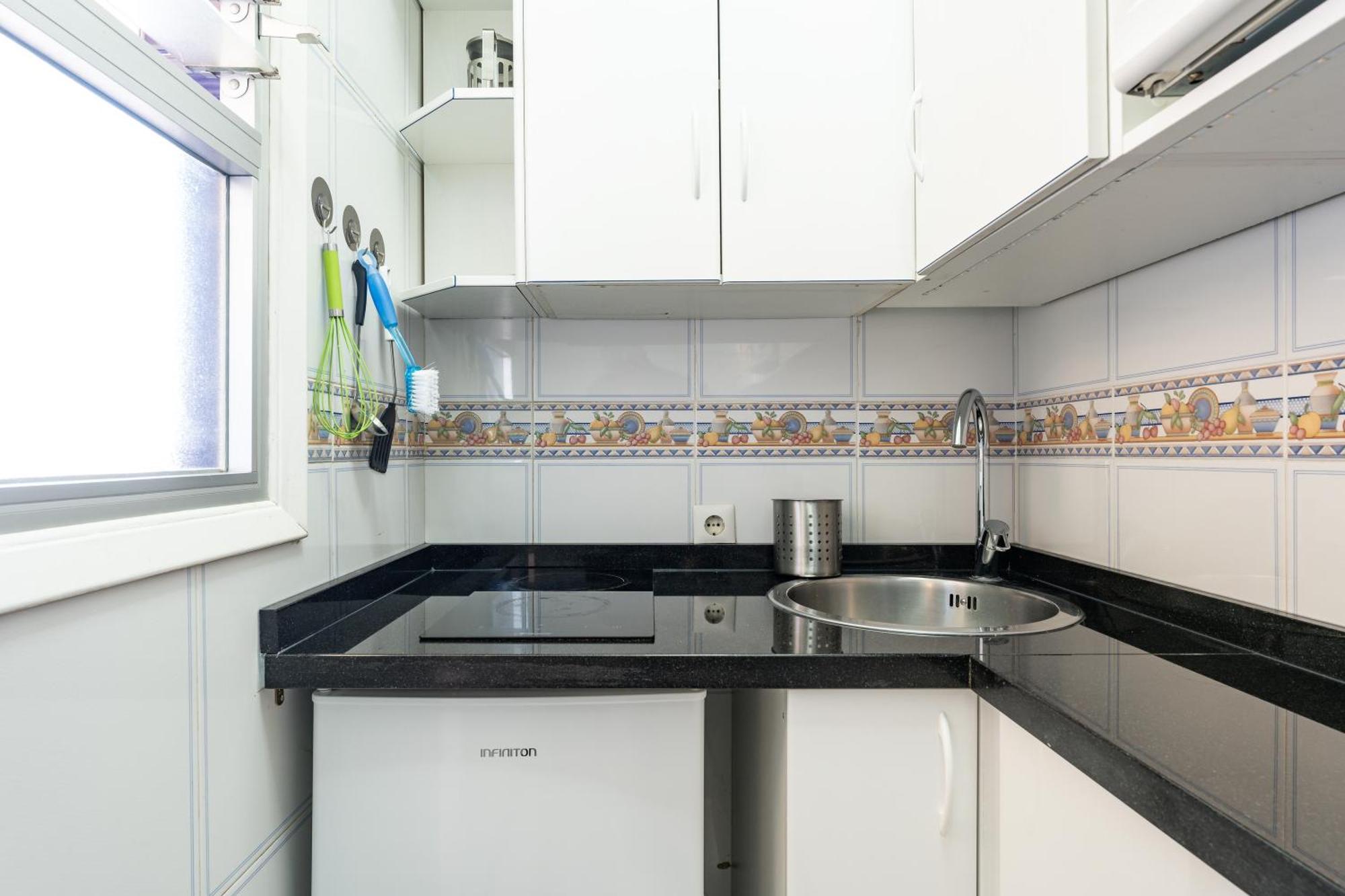 פואנגירולה Pyr Studio Apt Partial Seaview מראה חיצוני תמונה